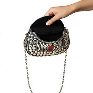 Sac à bandoulière de luxe fait main en mosaïque de pierres et de perles métalliques, motif floral, sac à main artistique pour femme, idéal pour mariages, soirées, voyages et usage quotidien - Product Image 1