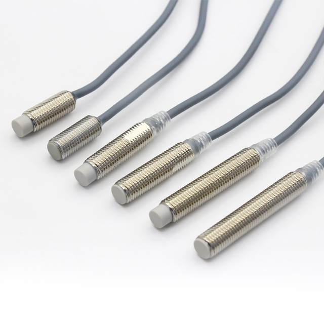 M8 ultra-short inductive proximity switch sensor DC three-wire 8mm round extended long-range metal sensor