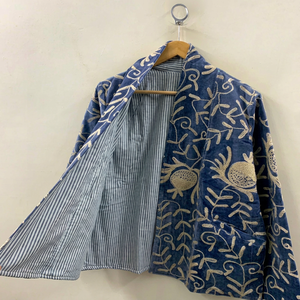 Chaqueta de Terciopelo Azul Real Hecha a Mano de Primera Calidad para Mujer, Bordado Tradicional Rajastaní y Chaqueta Floral Elegante - Product Image 1