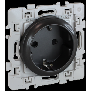 SQUARE Vulcain 2P + T Enchufe Schuko Enchufes y enchufes de alta calidad - Product Image 1