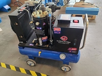 Compresseur d'air mobile intégré lubrifié de petite taille 7,5 kW à aimant permanent à vis avec réservoir double 120L 60L+60L