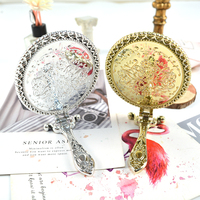 Vente en gros de miroir de courtoisie ovale argenté avec logo personnalisé miroir de maquillage de princesse pliable et éclairé avec marque privée personnalisée