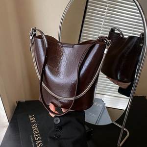 Hot Sale Niche Chain Bucket Ladies <b>Bags</b> Wholesale Factory Female New <b>Large</b> Capacity Single Shoulder Crossbody <b>Bag</b> - Product Image 1