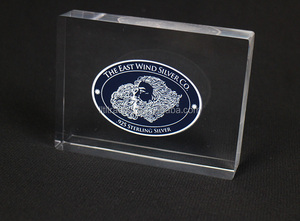 Tùy Chỉnh Kinh Doanh Trong Suốt Thương Hiệu <span class=keywords><strong>Acrylic</strong></span> Khối Rõ Ràng Cho Hàng Hóa Mới In Công Ty Logo OEM ODM Rắn Cube <span class=keywords><strong>Acrylic</strong></span> Khối Hiển Thị - Product Image 4