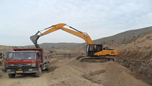 Excavatrice sur chenilles de bonne qualité 21,5 tonnes SY215C LC - Product Image 2