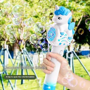 Caballo Arcoíris, Máquina de Burbujas Eléctrica Automática de Plástico, Juguete de Burbujas con Luz para Niños, Diversión al Aire Libre con Material ABS - Product Image 3