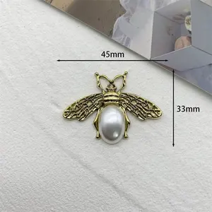 Broche Elegante Feminino Retrô em Formato de Abelha com Cristais de Luxo e Strass, Revestimento Requintado em Liga Metálica, Alfinete de Corsage de Alta Qualidade para Terno - Product Image 4