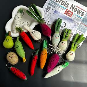 Porte-clés en feutre <span class=keywords><strong>de</strong></span> <span class=keywords><strong>laine</strong></span> pour fruits et légumes, mini jouets en peluche 3D, fraise, avocat, citrouille, raisin, citron, légumes, breloques, mignon - Product Image 2