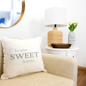Vela aromática de cera de soja de 9 oz en tazón de madera ovalado de Pavilion Gift Company, con aroma a jazmín blanco, para decoración del hogar. - Product Image 3