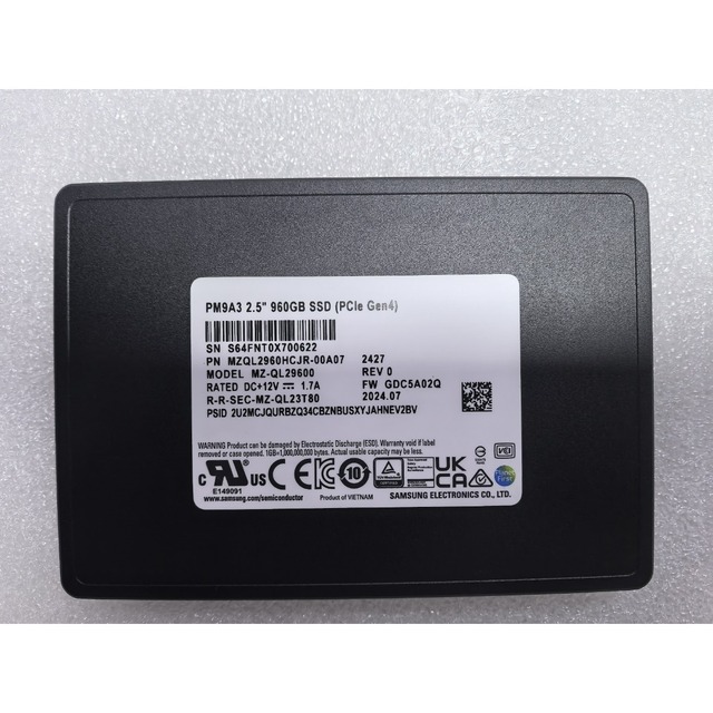 New Appearance Sams-un-g PM9A3 960G U2 NVMe SSD SSD Solid State Drive MZQL2960HCJR-00A07 MZQL2960HCJR-00BAL