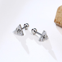 Boucles d'oreilles pour hommes en acier inoxydable ES-316 Géométrique Simple Plaqué Or Triangle Goutte Zircon Inspiré par Spring Creek Water