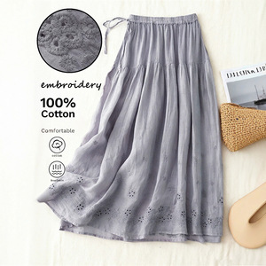 Jupe midi en coton brodée pour femme, gris bleu, couleur unie, style fluide, style japonais coréen, loisirs, tailles S M L XL - Product Image 1