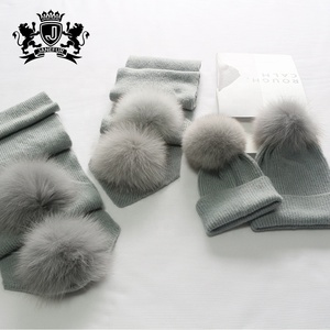 De moda de piel de zorro pompón sombrero para niños y adultos de <span class=keywords><strong>lana</strong></span> suave gorros - Product Image 2