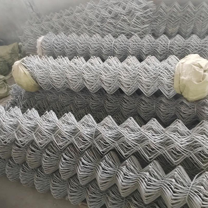 Clôture en treillis diamanté sur mesure de 6 pieds, treillis métallique galvanisé avec une installation flexible et facile pour les terrains de sport - Product Image 5