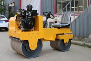 גלגלת רטט להחלפת מהירות ללא שלבים לפרויקטים של בנייה של מדרכות, גלגלת כביש הידראולית בעלת הנעה כפולה עם תוף כפול - Product Image 5