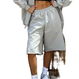 กางเกงขาสั้นเบอร์มิวด้าผู้ชาย สีเทาล้วน ผ้าฝ้าย เอวยางยืด สไตล์ลำลอง ระบายอากาศได้ดี ทรงกลางลำตัว - Product Image 1