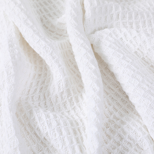 Factory Wholesale Breathable Queen Size 100% Cotton Hospital Thermal Blankets - Product Image 2