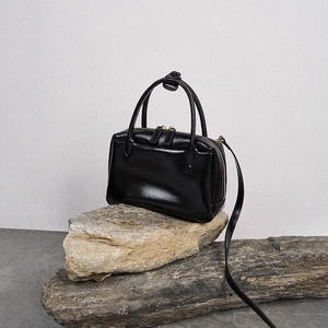 Sac en cuir de vachette souple avec bandoulière, sac rétro et simple à grande capacité pour femme - Product Image 3