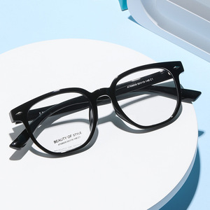 แว่นตาออพติคอลทรงสี่เหลี่ยมเค บิวตี้ สีดำ UV400 สำหรับผู้หญิง ขนาดกลาง เลนส์อะซี บริดจ์จมูกมาตรฐาน - Product Image 2