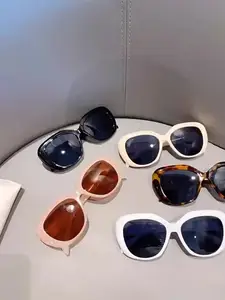 2024 özel moda lüks Vintage tasarımcı güneş gözlüğü ünlü markalar kadınlar için çerçevesiz güneş gözlüğü