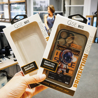 Boîte en carton rigide recyclable personnalisée pour étui de téléphone portable 16/15 avec doublure en éponge, trou de suspension et fenêtre de présentation