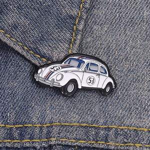 Nuevo diseño Retro <span class=keywords><strong>escarabajo</strong></span> forma de <span class=keywords><strong>coche</strong></span> cubierta broche esmalte Pin modelo negro níquel divertido solapa insignia ropa joyería regalo promocional - Product Image 3