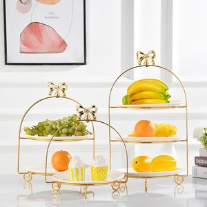 Hochzeitsdekoration Goldener Eisen-Vogelkäfig Kuchenständer Luxuriöser 2-stöckiger 3-stöckiger Keramik-Kuchenständer für Hotel-Buffet - Product Image 2