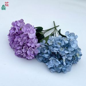 Fleurs d'hortensia en soie à tige unique, à cinq têtes, pour décorations de mariage et d'hôtel, style moderne fait main - Product Image 3