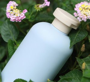 Bouteille cosmétique en plastique HDPE avec bouchon à clapet, options de couleur personnalisables, emballage pour soins de la peau, sérum, shampoing - Product Image 5