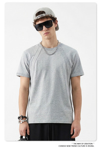 เสื้อยืดแขนสั้นทรงสปอร์ตแบบใหม่สำหรับฤดูร้อน ดีไซน์เย็บต่อผ้าอย่างมีสไตล์ แห้งเร็ว ใส่สบาย เหมาะกับทุกโอกาสสำหรับผู้ชาย - Product Image 2