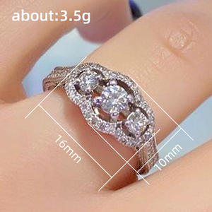 Anello di Fidanzamento F1480 in Oro Bianco con Diamante Taglio Brillante Rotondo Colore G Naturale e Pietre Laterali - Product Image 4