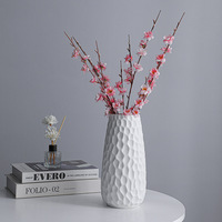 Vase en céramique blanche, vase à fleurs artistique Style classique pour cheminée chambre cuisine salon centres de table bureau