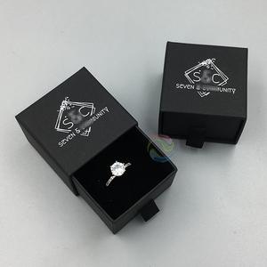 Cajas de Joyería de Cartón Rígido con Logotipo Personalizado Impreso en Blanco de Lujo al por Mayor, con Forro de Esponja - Product Image 3