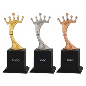 Trophée Couronne Métallique avec Motif Étoile, Plaqué Or, Argent, Bronze, Moulage sous Pression, Gravure Métallique, Récompense pour Sports et Jeux, Modèle 675a - Product Image 1