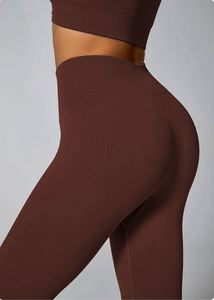 Pantalon de yoga et de fitness moulant en nylon couleur unie, longueur cheville, avec effet push-up sexy et taille haute - Product Image 4