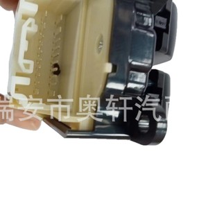 สวิตช์ควบคุมกระจกไฟฟ้าหลัก 84820-OK290 สำหรับตัวยกกระจกไฟฟ้า - Product Image 4