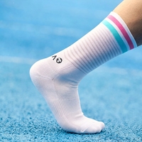 Chaussettes de sport rayées de grande marque, chaussettes de compression professionnelles, chaussettes de cyclisme avec logo personnalisé, chaussettes de performance blanches et noires