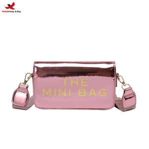 Bolso de Hombro Casual para Mujer, Mini Bolso Cuadrado Pequeño con Letras, Ligero y Moderno para Verano, RTS, Pedidos Mixtos al por Mayor - Product Image 1