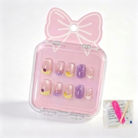 TSZS Faux Ongles Courts Carrés Adhésifs pour Enfants, Motifs Mignons de Dessins Animés (Fraise, Lapin, Chat)