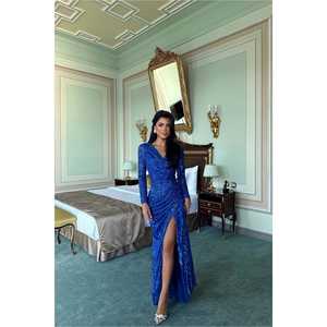 Robe de soirée longue bleu marine Tamera à manches longues, élégante, à sequins, coupe trapèze, simple et scintillante pour soirées formelles - Product Image 1