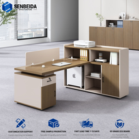 Postes de travail modulés, bureaux de finance, bureaux pour le personnel, postes de travail pour employés, bureaux de bureau en bois