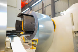 Станок для профилирования балок усиления автомобильного шасси для транспортных средств с B-образным профилем, высокопроизводительный, с ПЛК, для производственных предприятий - Product Image 3