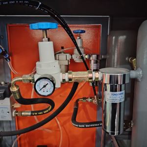 YD-3000-2 de fabrication de bouteilles semi-automatique 2 soufflerie + 1 réchauffeur - Product Image 5