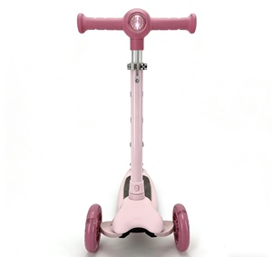 <span class=keywords><strong>Trottinette</strong></span> pour enfants pliable à 3 roues de style populaire avec lumières LED, légère et réglable en hauteur pour l'entraînement en plein air - Jouet pour enfants - Product Image 1