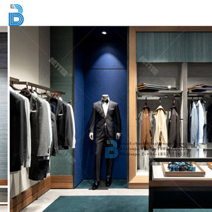 Design e Decorazione d'Interni per Negozi di Abbigliamento di Lusso in Stile Europeo, Vetrina Espositiva in Vetro con Cornice - Product Image 3