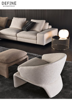 Fauteuil de salon de style luxueux avec ottoman, revêtement en tissu