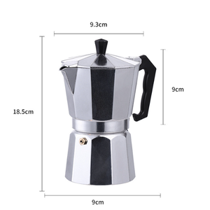 La classica e iconica macchina per caffè Espresso da cucina, rende vero caffè italiano, Moka in alluminio 6 tazze - Product Image 2