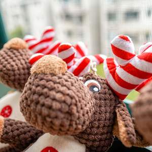 Großhandel Langlebiges Umweltfreundliches Unzerstörbares Quietschendes Interaktives Weihnachts-Kauspielzeug aus Plüsch für Hunde - Product Image 4