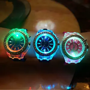 Jam Tangan Pasangan LED Bercahaya, Arloji Kuarsa Bor Air Unik Silikon untuk Pasangan Murid Pria dan Wanita