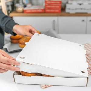Kotak Pizza Embos Kustom dengan Laminasi Glossy/Matt, Kotak Sushi & Pizza Sekali Pakai Bergelombang Putih atau Cokelat - Product Image 3